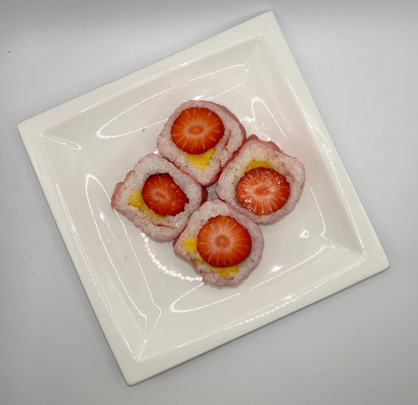 Süße Maki mit Erdbeeren (4 Stück)