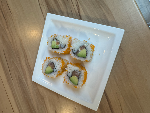 Inside-Out Lachs Avocado (4 Stück)